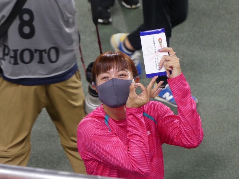 福部真子選手日本新記録更新して笑顔